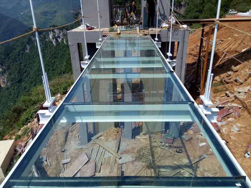 玻璃吊橋